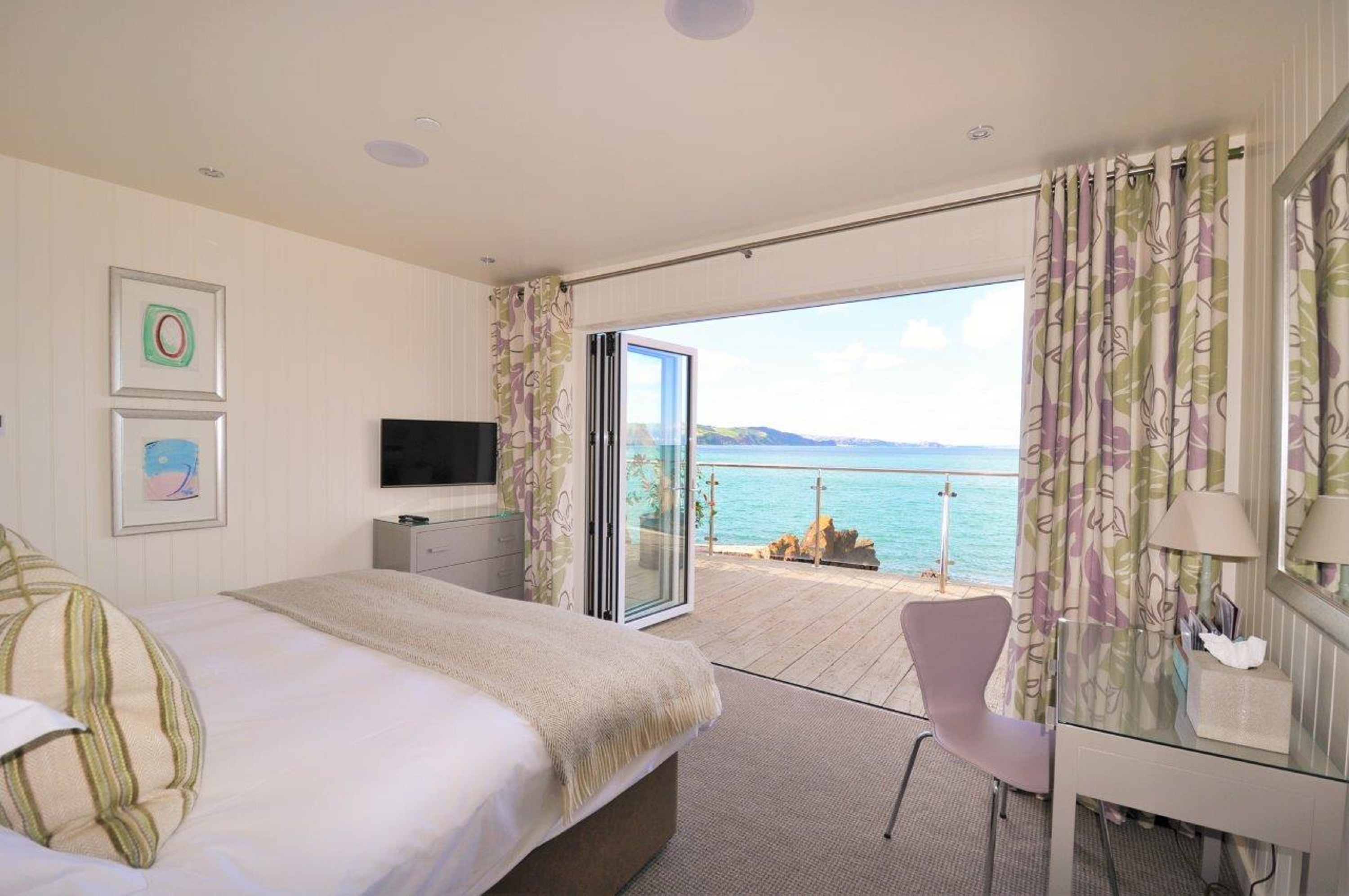 cary arms beach suite torquay