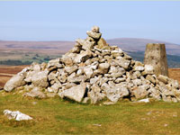 Dartmoor tour - Cairn at Hambledown