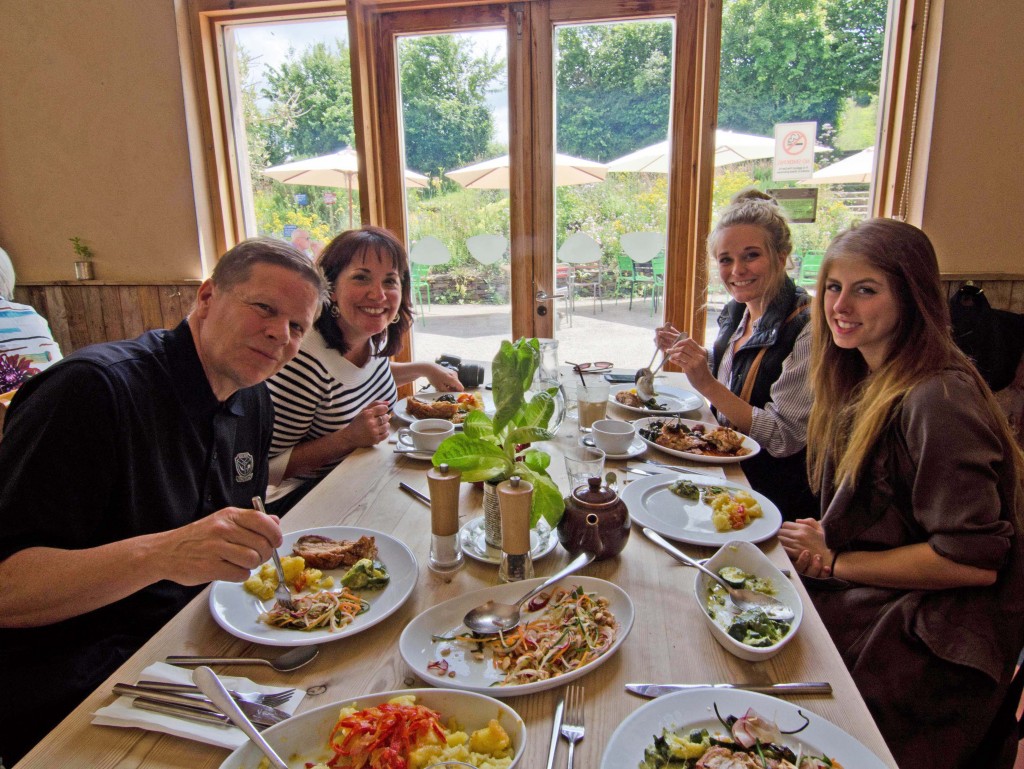 family-riverford-field-kitchen